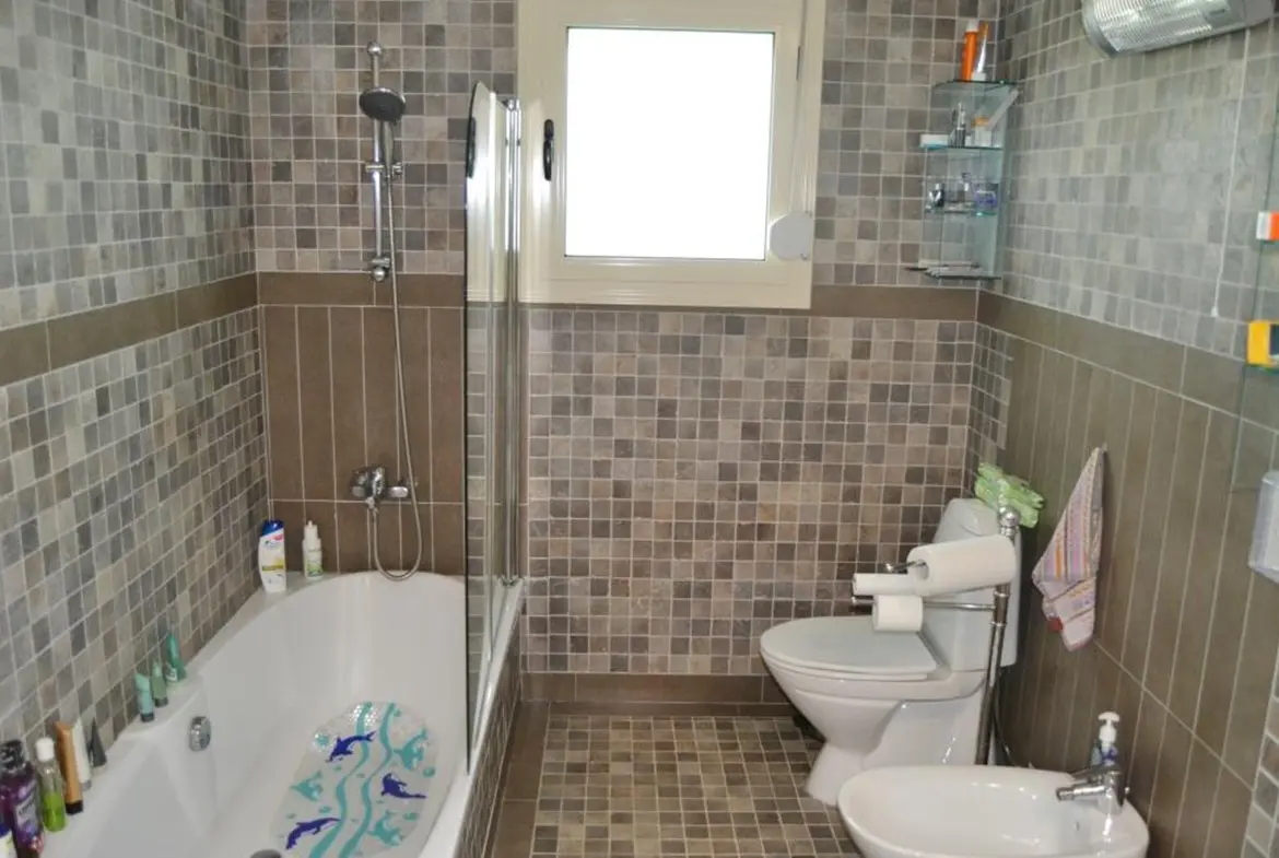 Luxury 4 bed villa on the beach with amazing sea views in Pervolia (37) Luxury 4 bed villa on the beach with amazing sea views in Pervolia