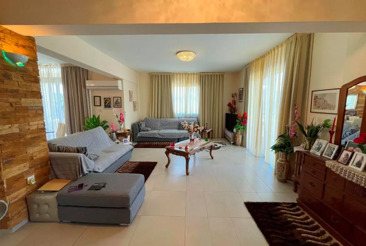 Luxury 4 bedroom duplex penthouse (12) Luxury 4 bedroom duplex penthouse with roof garden in Larnaca central area. for sale