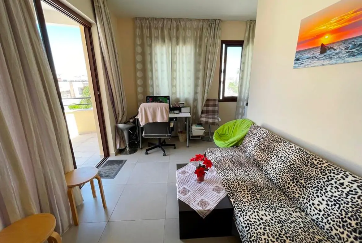 Luxury 4 bedroom duplex penthouse (15) Luxury 4 bedroom duplex penthouse with roof garden in Larnaca central area.