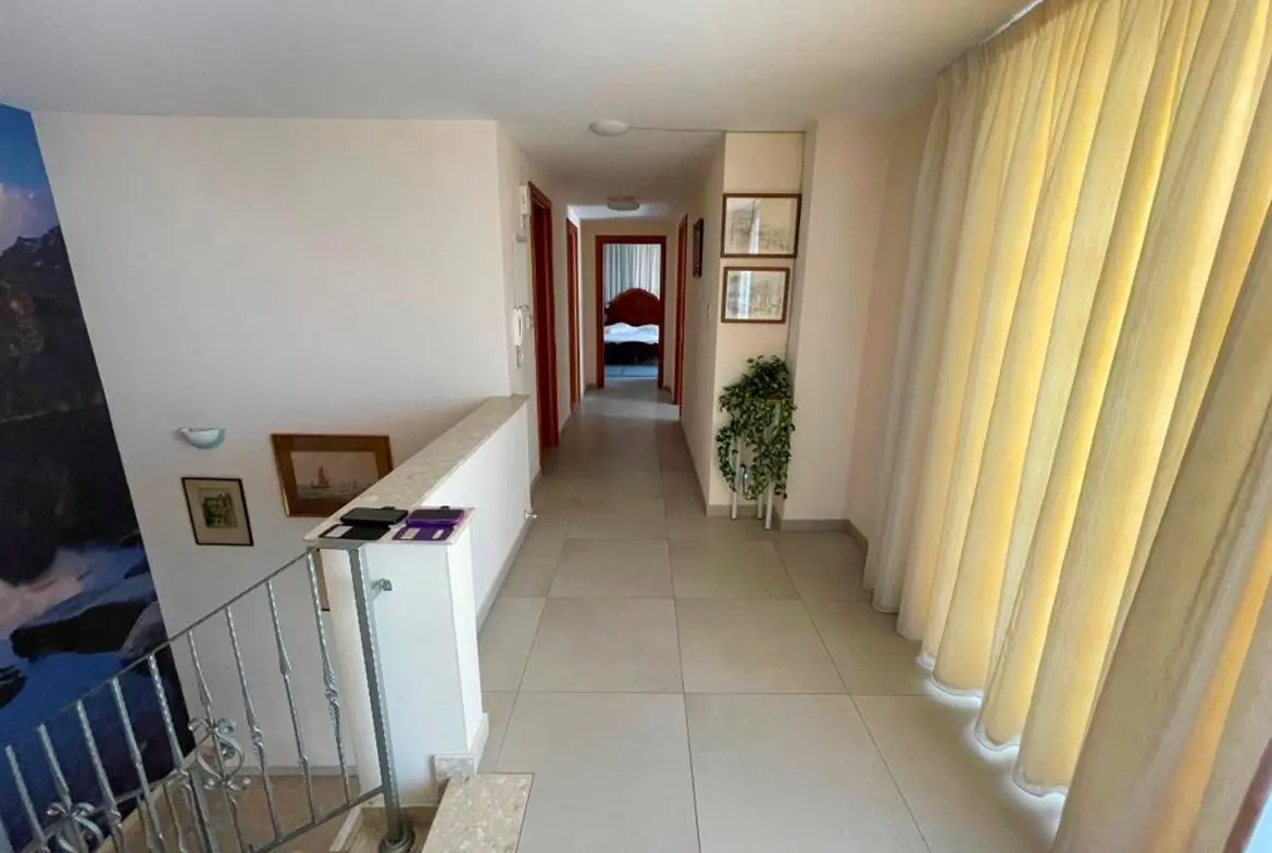 Luxury 4 bedroom duplex penthouse (21) Luxury 4 bedroom duplex penthouse with roof garden in Larnaca central area. for sale