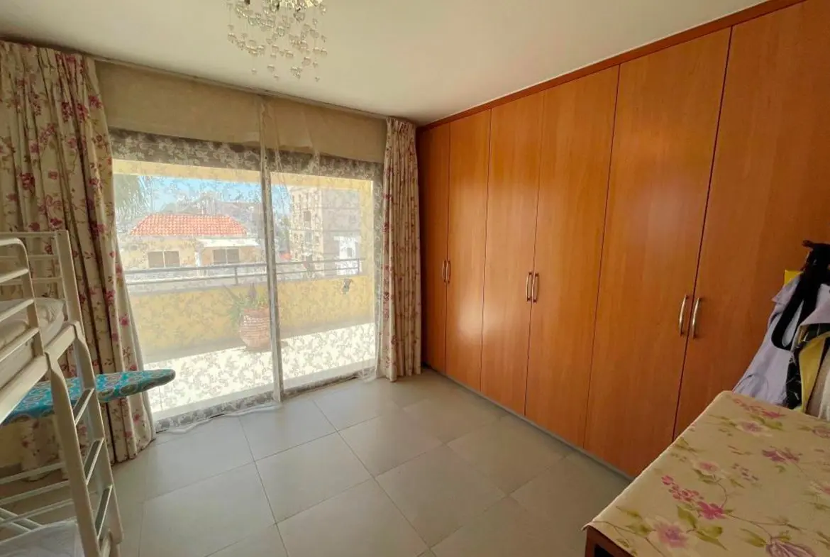 Luxury 4 bedroom duplex penthouse (23) Luxury 4 bedroom duplex penthouse with roof garden in Larnaca central area.