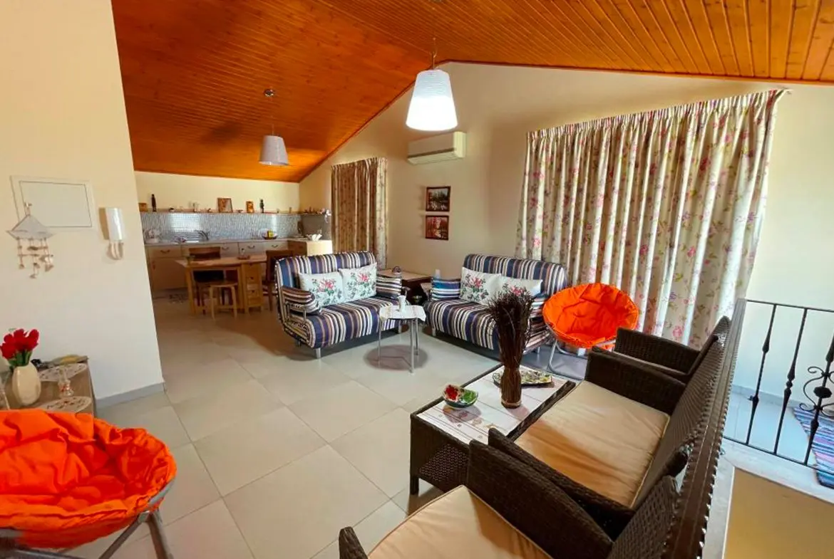 Luxury 4 bedroom duplex penthouse (29) Luxury 4 bedroom duplex penthouse with roof garden in Larnaca central area.