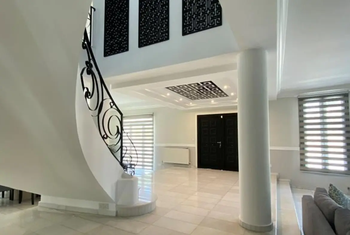 Luxury Four Bed House for sale in Larnaca (1) Luxury Four Bed House for sale in Larnaca