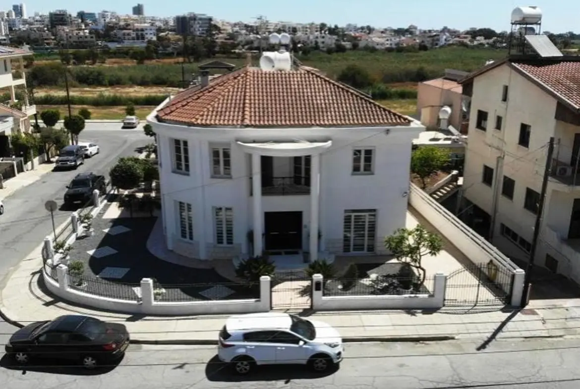 Luxury Four Bed House for sale in Larnaca (29) Luxury Four Bed House for sale in Larnaca