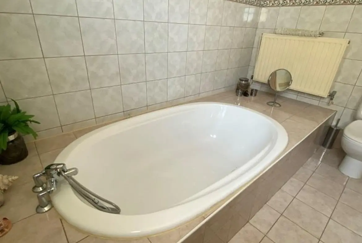 Luxury Four Bed House for sale in Larnaca (9)