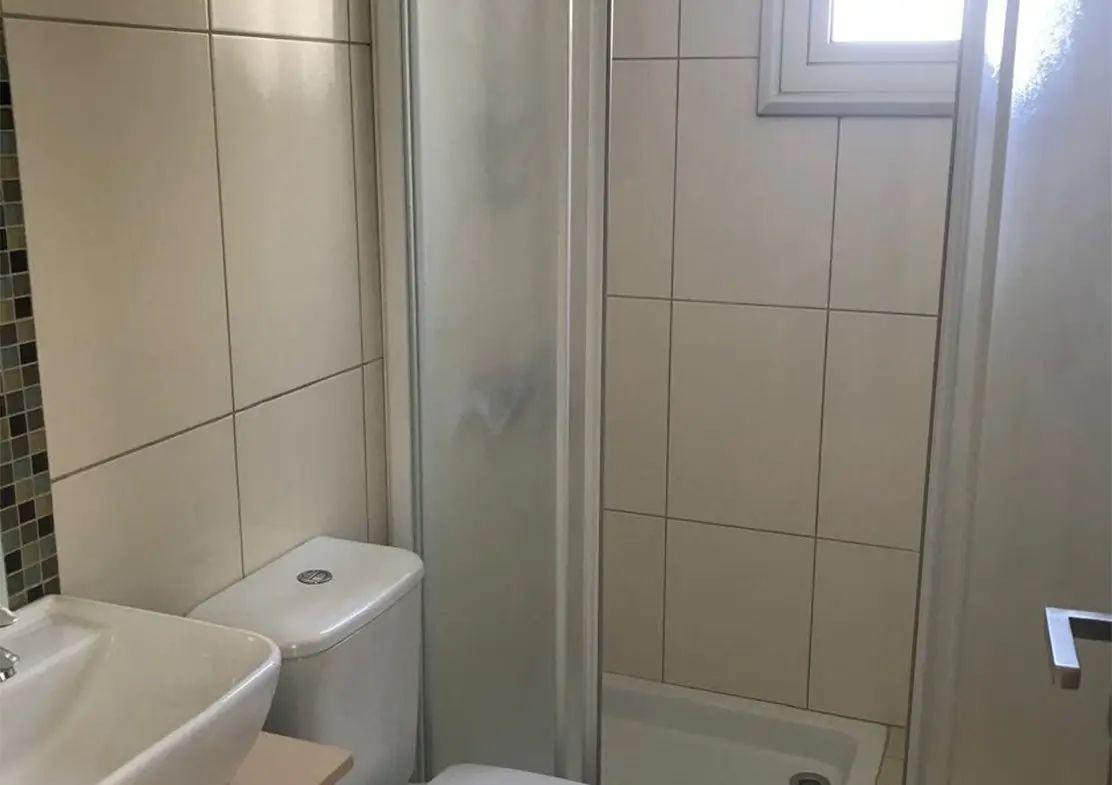 Modern ground floor apartment with pool for sale in Faros, Pervolia (8)