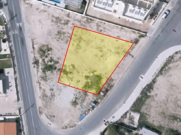 Residential Building Plot for sale in Dromolaxia