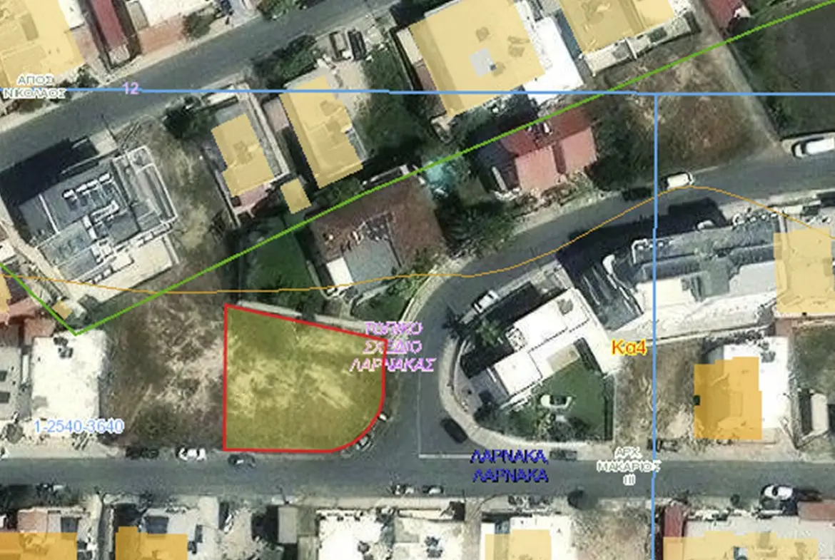 Residential building plot for sale in Kamares