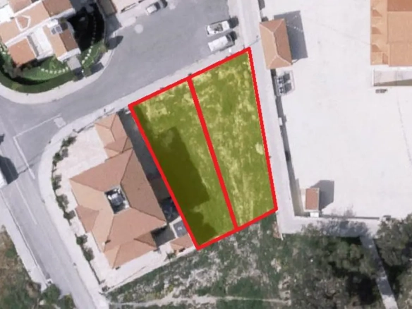 Residential half buidling plot for sale in Kiti.