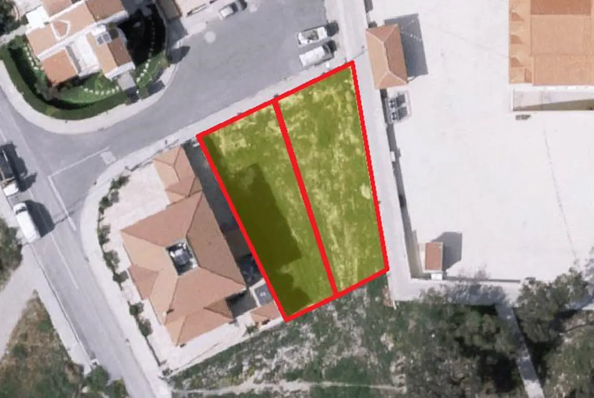 Residential half buidling plot for sale in Kiti. Residential half buidling plot for sale in Kiti.