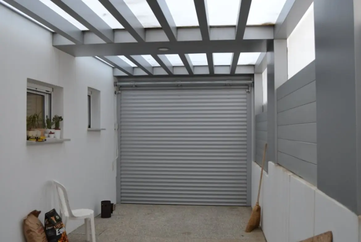 Sea front house for sale in Pervolia Larnaca (4)