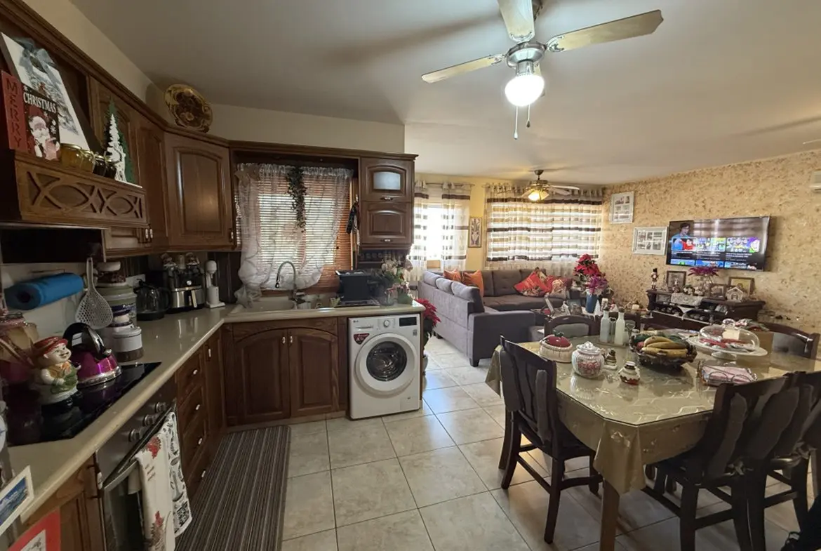 Three Bedroom Apartment for Sale in Dromolaxia (4) Three Bedroom Apartment for Sale in Dromolaxia