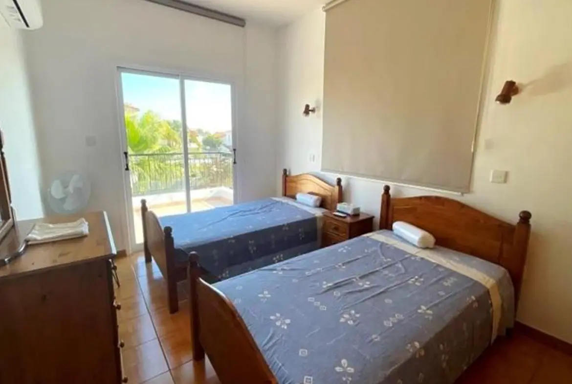 Three bed beach villa for rent in Pervolia (14)