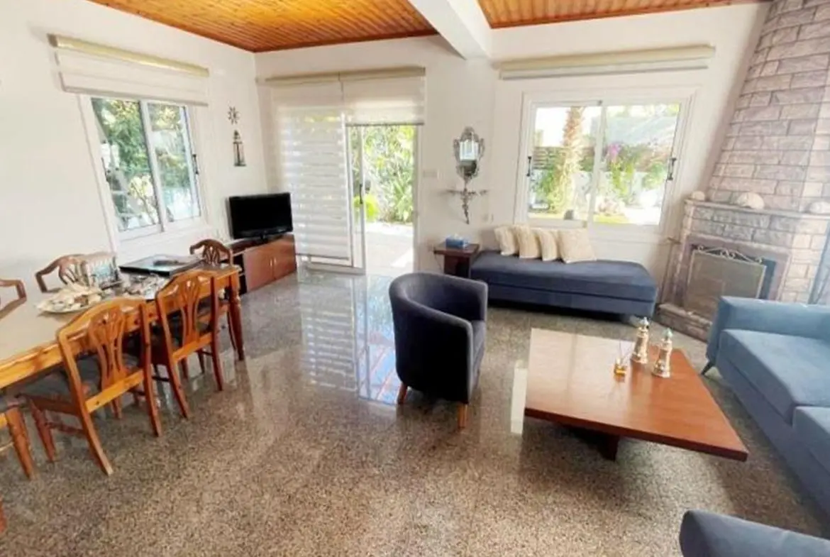 Three bed beach villa for rent in Pervolia (5) Three bed beach villa for rent in Pervolia