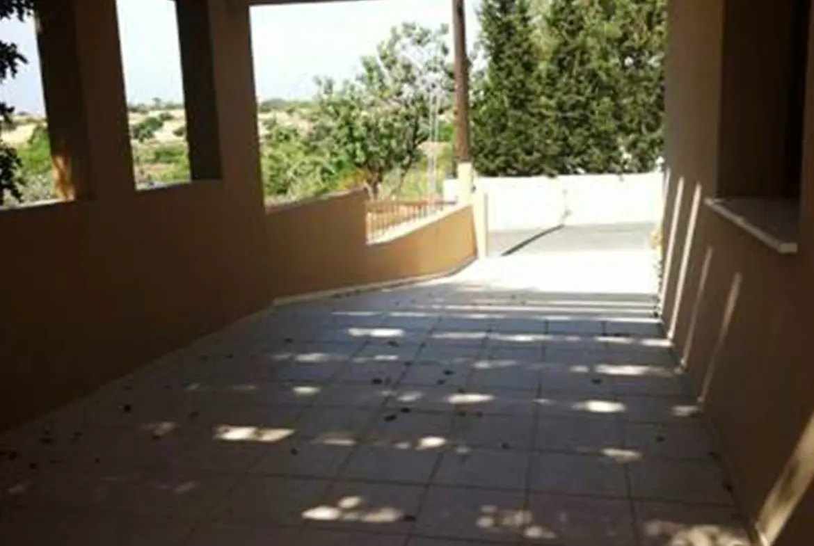 Three bed detached bungalow for sale in Maroni (3) Three bed detached bungalow for sale in Maroni