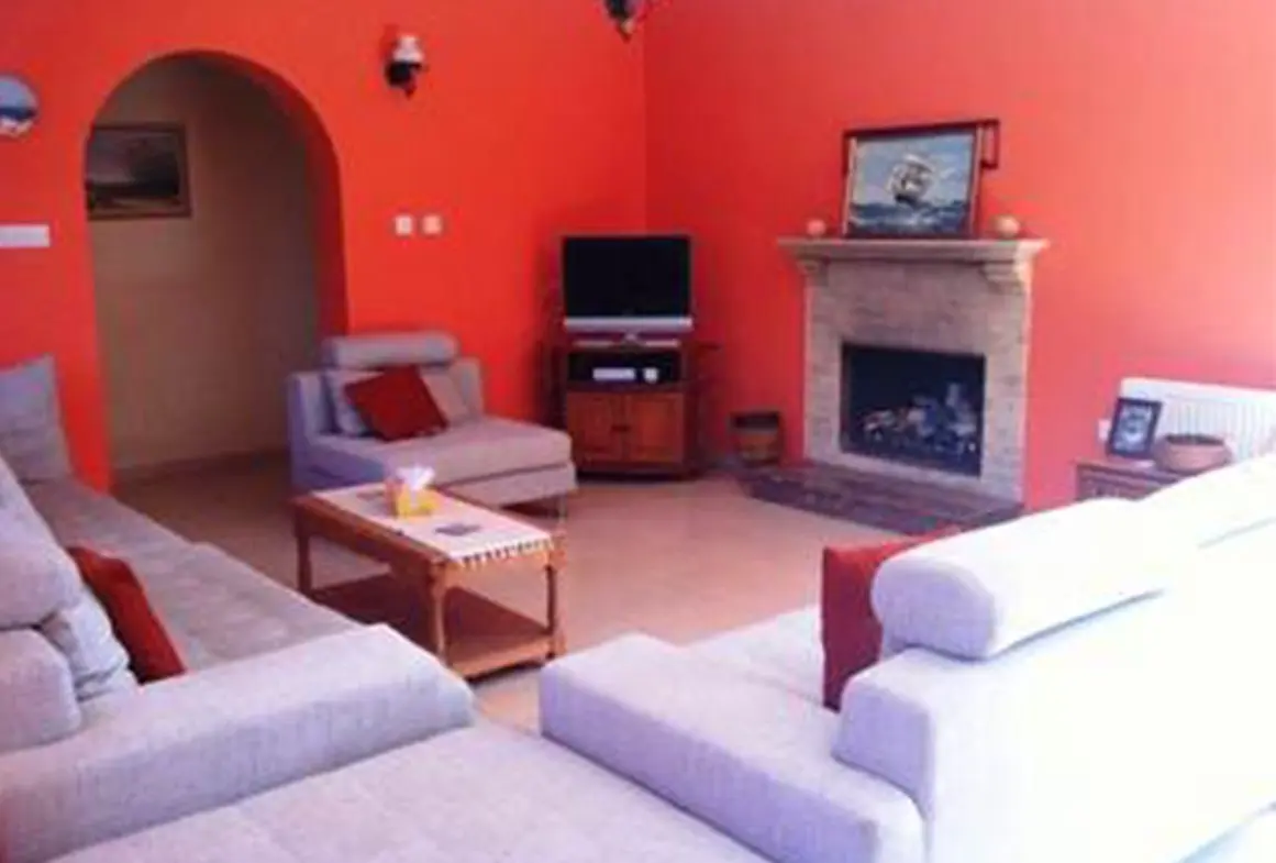Three bed detached bungalow for sale in Maroni (7) Three bed detached bungalow for sale in Maroni