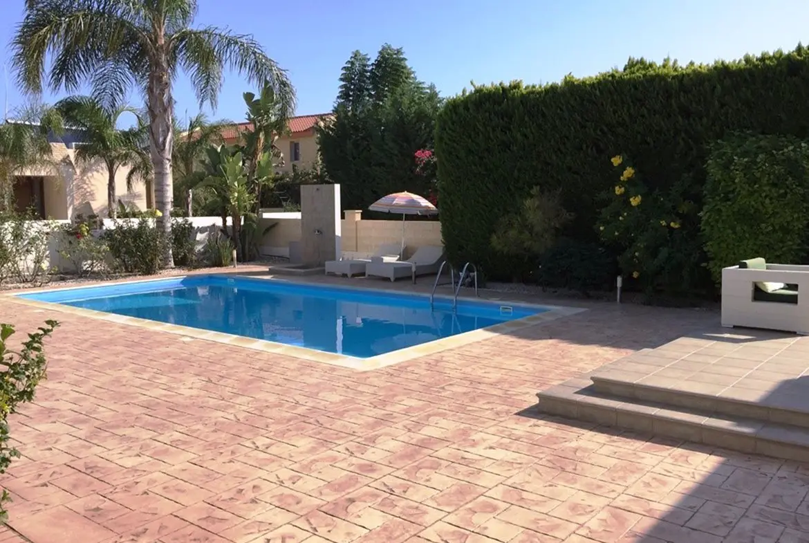 Three bed villa for sale in Pervolia (1) Three bed villa for sale in Pervolia area Larnaca