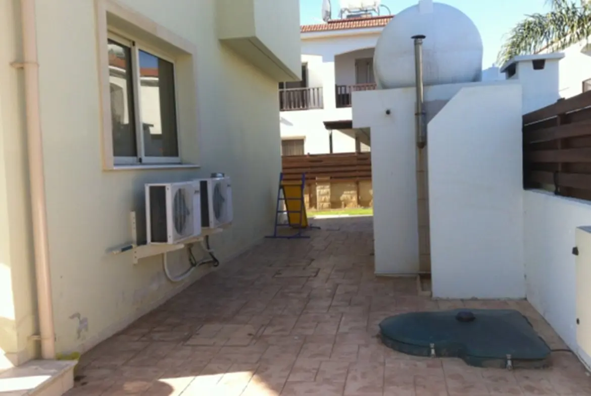Three bed villa with pool in Pervolia Larnaca (5) Three bed villa with pool in Pervolia Larnaca