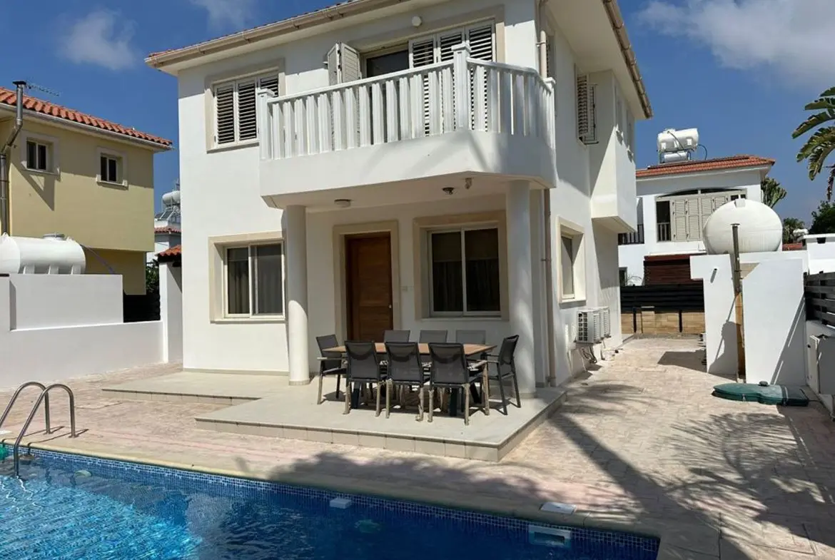 Three bed villa with pool in Pervolia Larnaca (7) Three bed villa with pool in Pervolia Larnaca