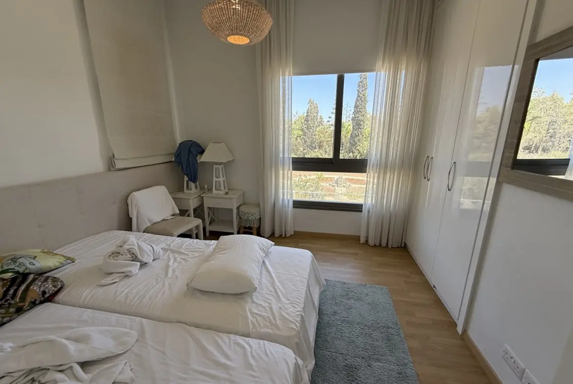 Three bedroom apartment in Mazotos (12) Three bedroom apartment in Mazotos