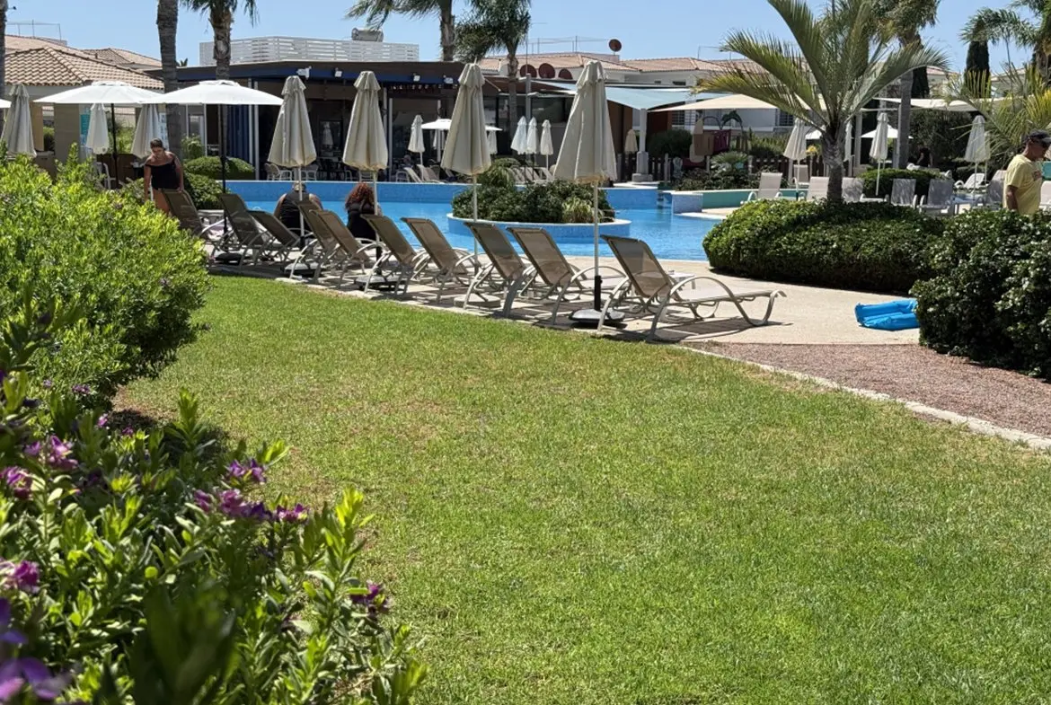 Three bedroom apartment in Mazotos (2) Three bedroom apartment in Mazotos