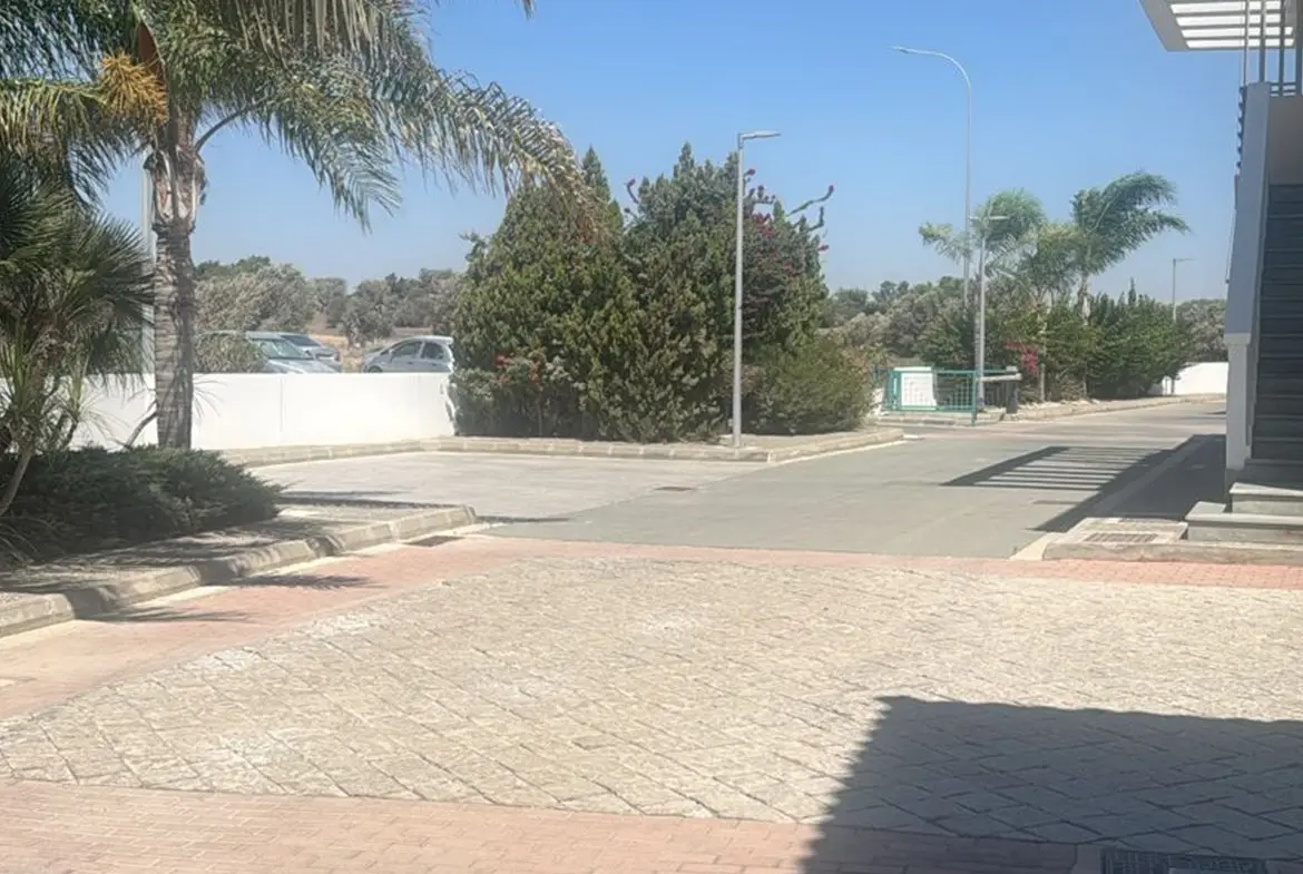 Three bedroom apartment in Mazotos (6) Three bedroom apartment in Mazotos