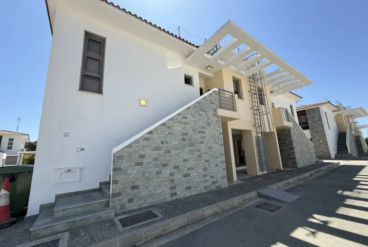 Three bedroom apartment in Mazotos (7) Three bedroom apartment in Mazotos