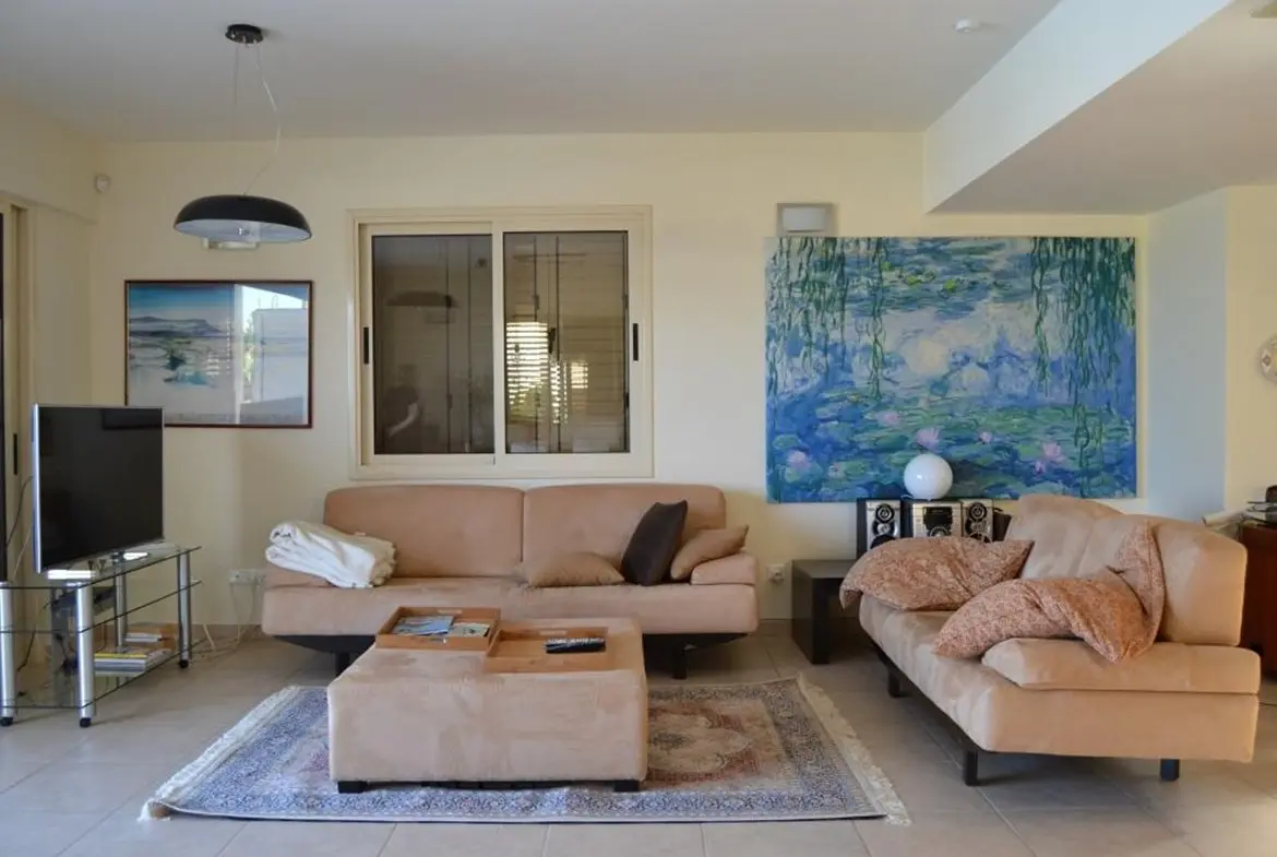 Three bedroom detached house for sale in Pervolia with private pool close to the beach (12) Three bedroom detached house for sale in Pervolia with private pool close to the beach