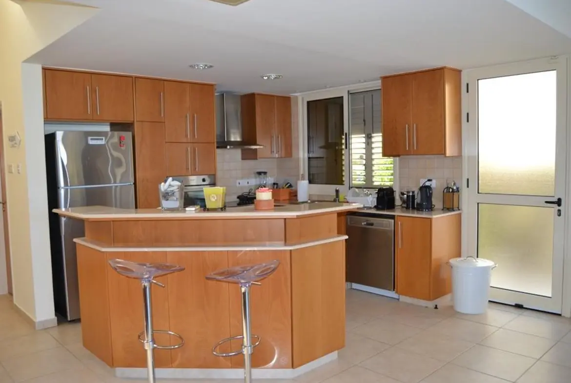 Three bedroom detached house for sale in Pervolia with private pool close to the beach (13) Three bedroom detached house for sale in Pervolia with private pool close to the beach