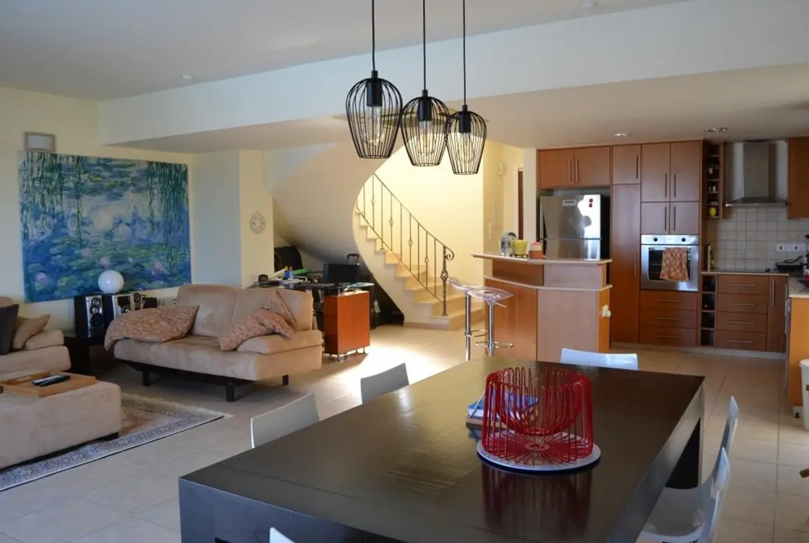 Three bedroom detached house for sale in Pervolia with private pool close to the beach (6) Three bedroom detached house for sale in Pervolia with private pool close to the beach