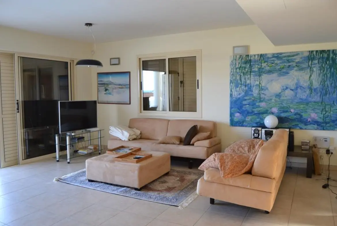 Three bedroom detached house for sale in Pervolia with private pool close to the beach (8) Three bedroom detached house for sale in Pervolia with private pool close to the beach