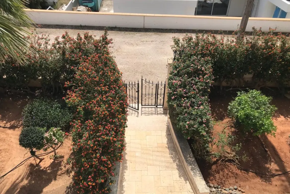 Three bedroom villa for sale in Ormideia (17)