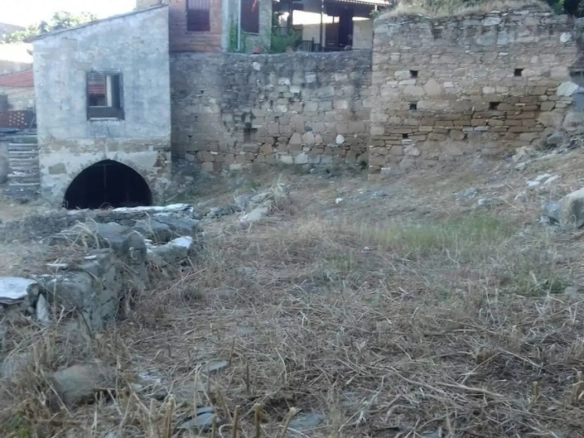 Traditional house for sale in Tochni village