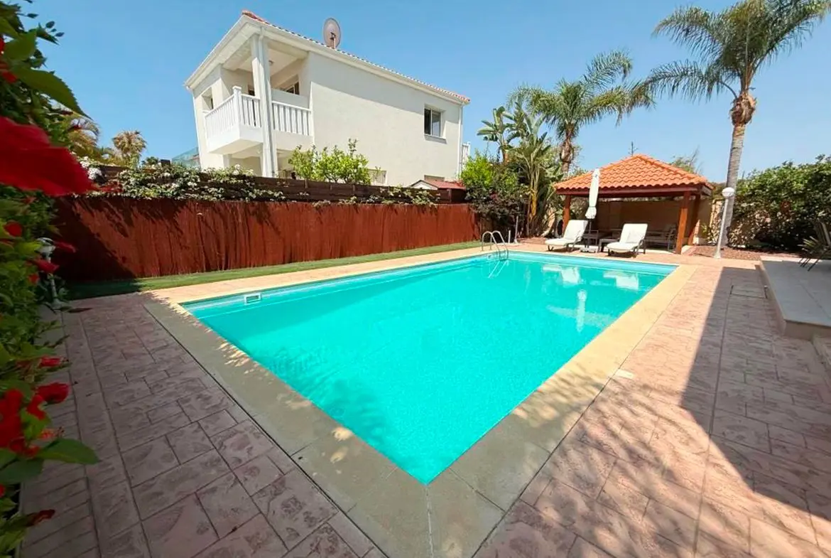 detached four bedroom villa (1) detached four bedroom villa for sale in Pervolia Larnaca