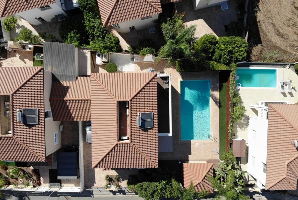 detached four bedroom villa (2) detached four bedroom villa for sale in Pervolia Larnaca