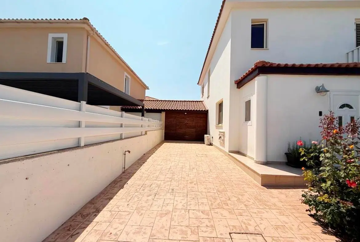 detached four bedroom villa (21) detached four bedroom villa for sale in Pervolia Larnaca