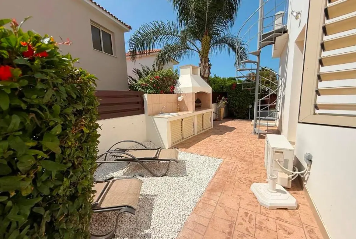 detached four bedroom villa (22) detached four bedroom villa for sale in Pervolia Larnaca