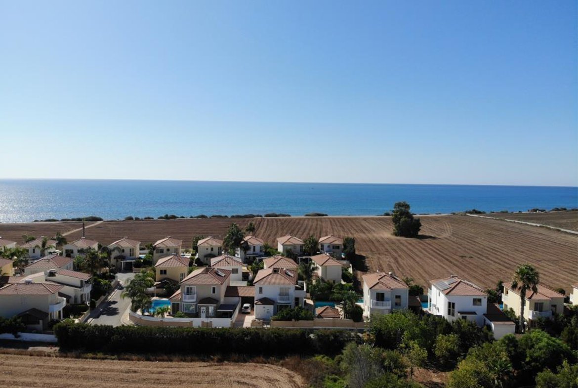 detached four bedroom villa (3) detached four bedroom villa for sale in Pervolia Larnaca