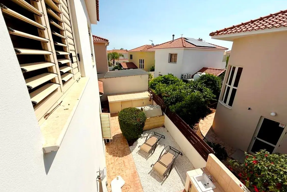 detached four bedroom villa (5) detached four bedroom villa for sale in Pervolia Larnaca