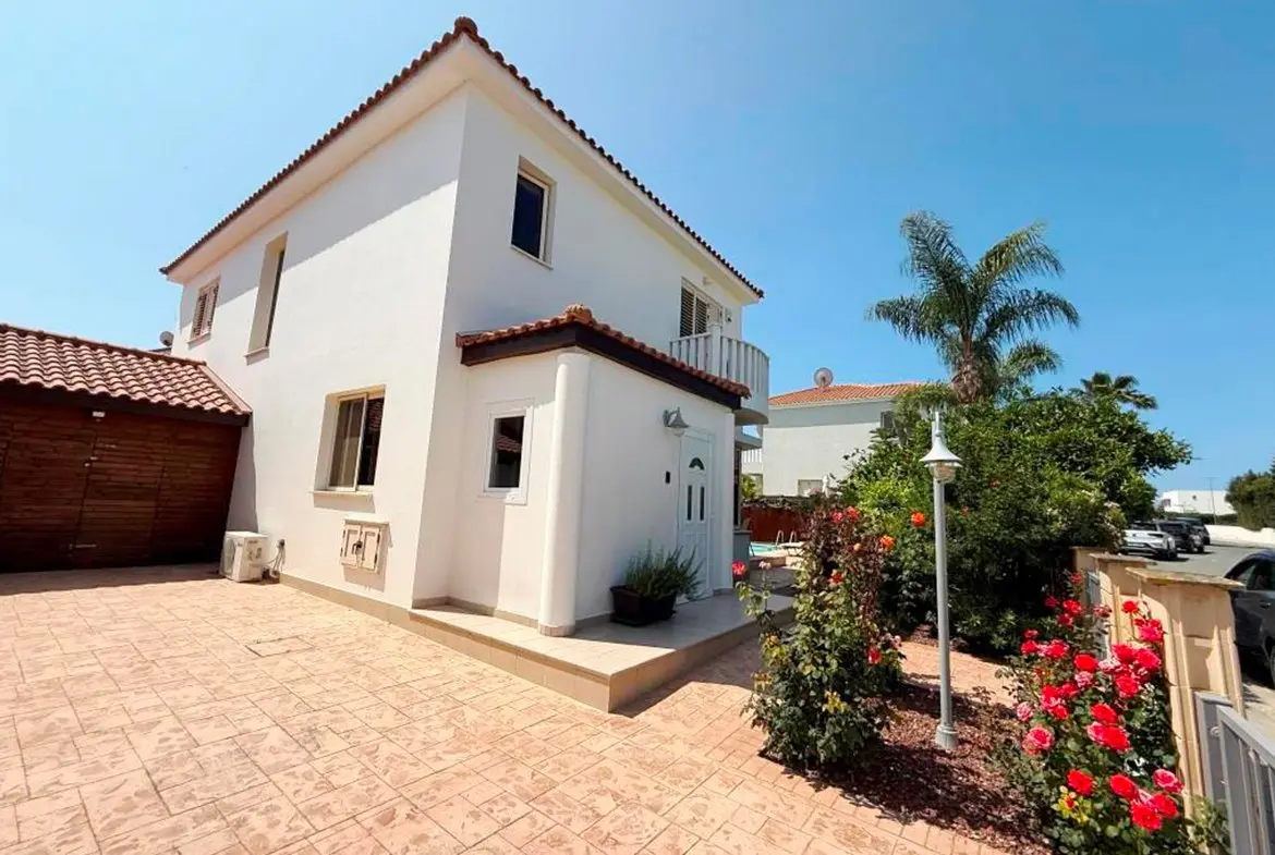 detached four bedroom villa (7) detached four bedroom villa for sale in Pervolia Larnaca