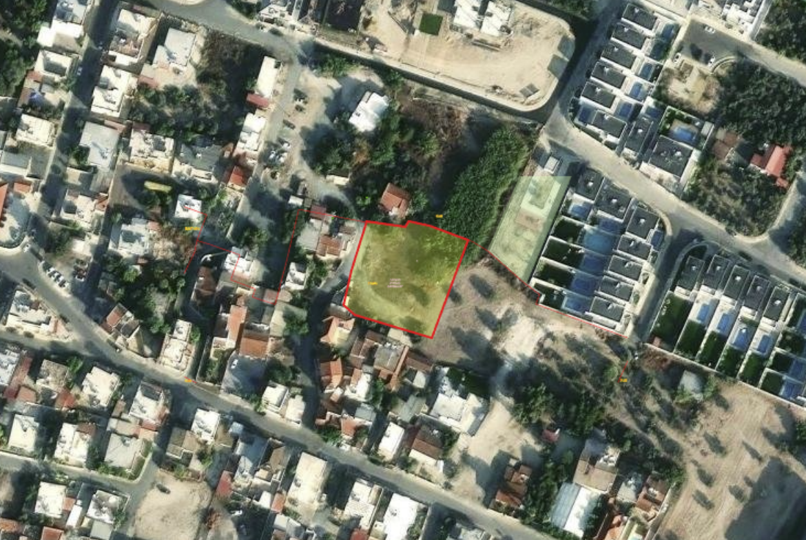 LAND LIVADIA CV2798
