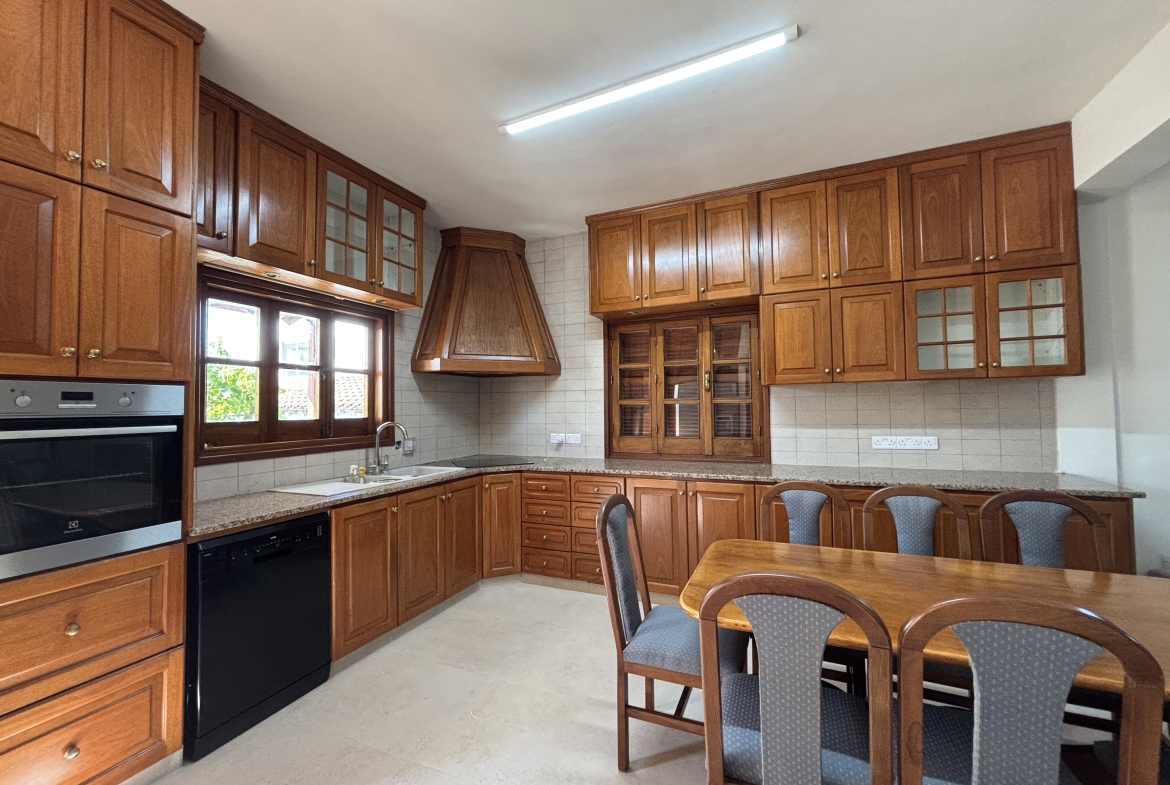 MENEOU HOUSE 1