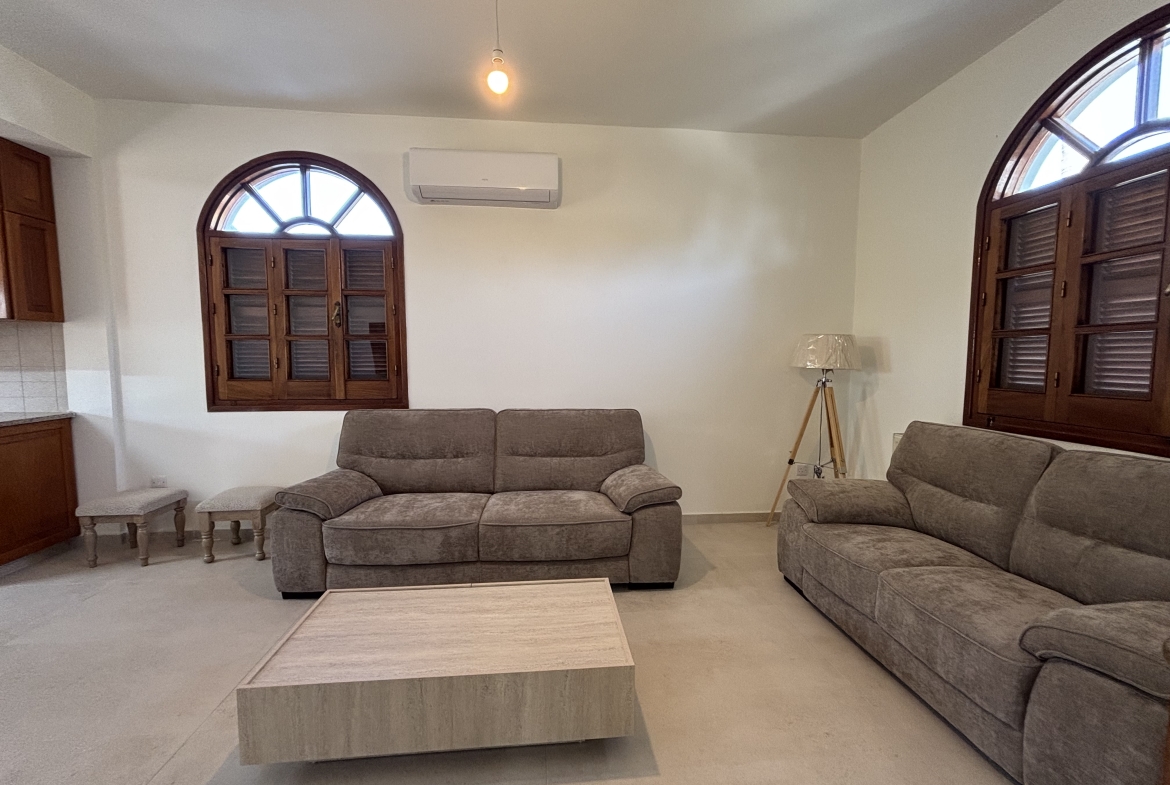 MENEOU HOUSE 10