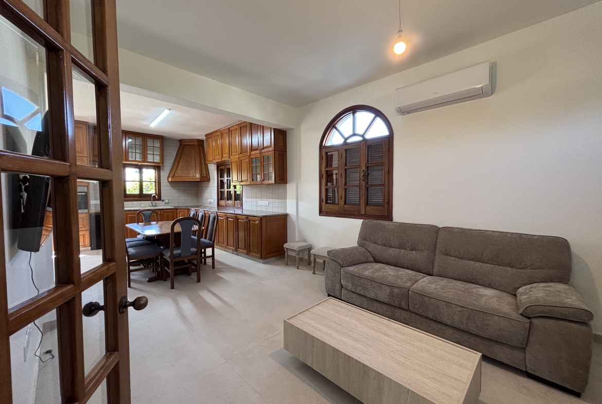 MENEOU HOUSE 3