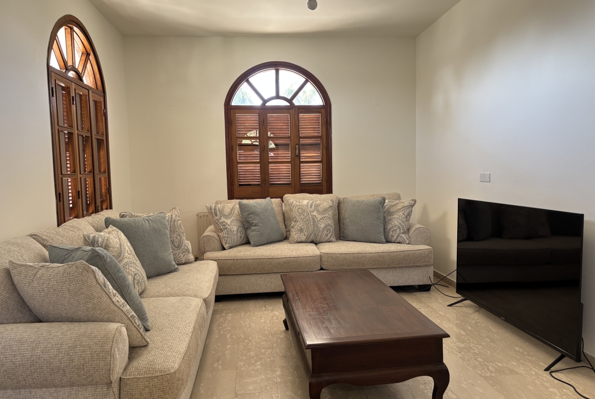 MENEOU HOUSE 7