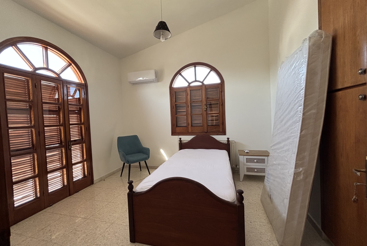 MENEOU HOUSE 9