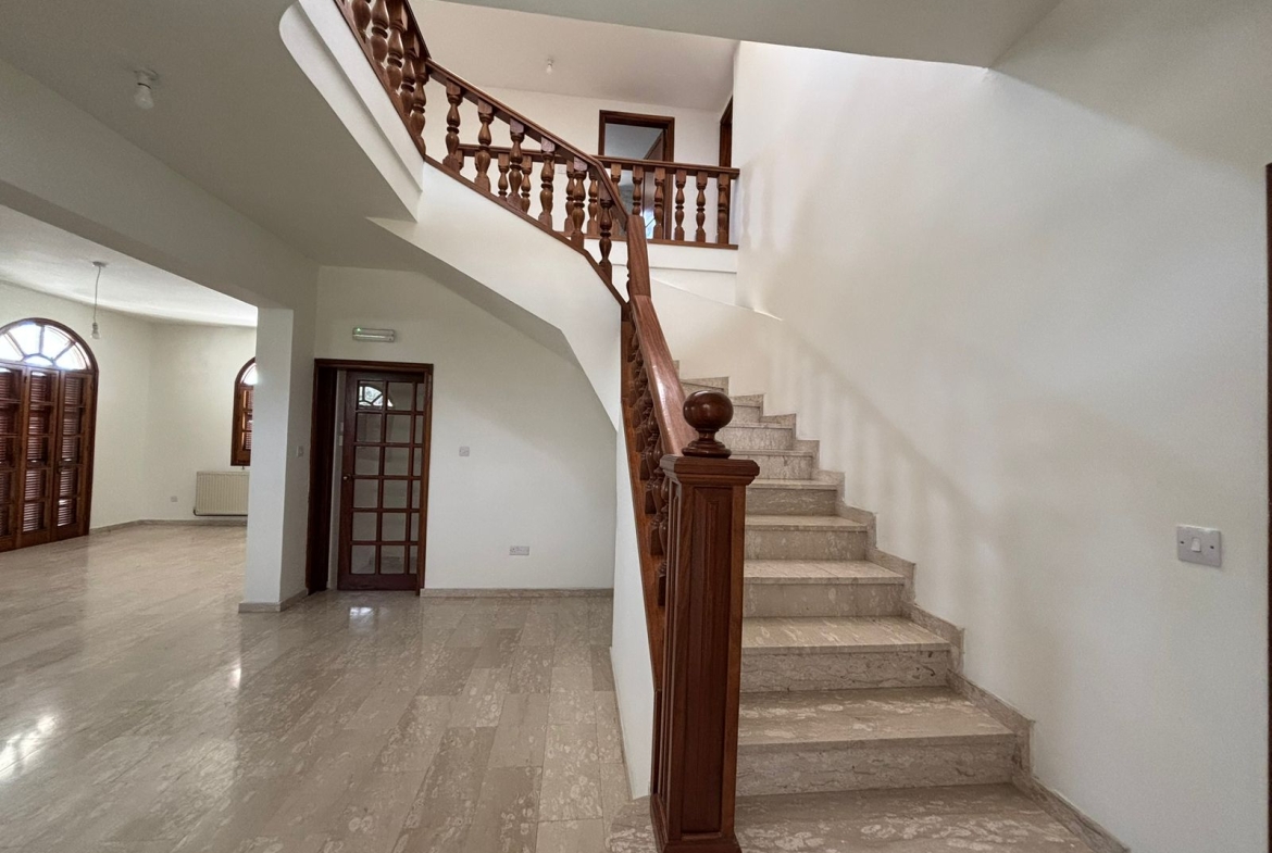VILLA MENEOU 15