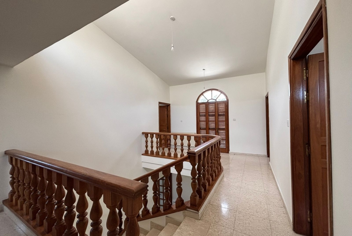 VILLA MENEOU 28