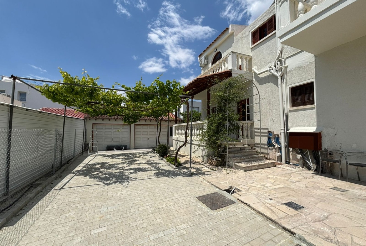VILLA MENEOU 34