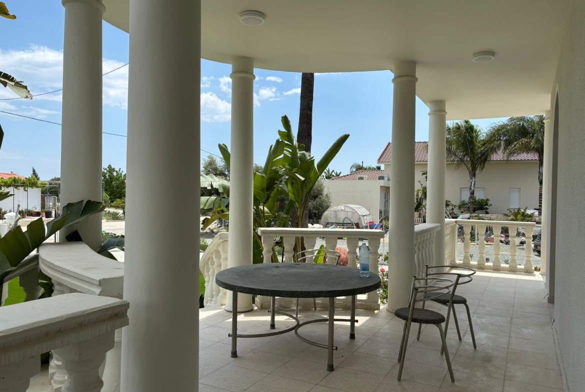VILLA MENEOU 35